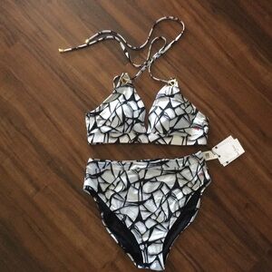 New Robert Graham Black and White Women's Swimwear 2 pieces size 14